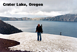 cratlake2.JPG (27304 bytes)